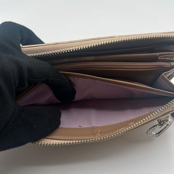 COACH TAN AND METALLIC HEART CHARM MONOGRAM ZIPPY WALLET - Picture 8 of 11